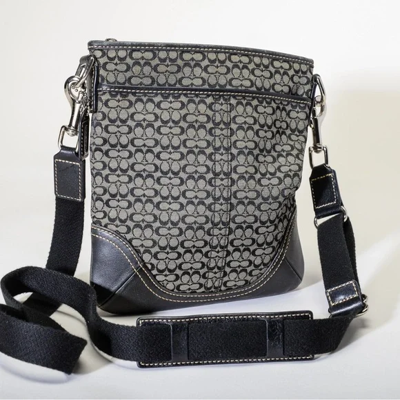 Coach Signature vintage Shoulder Bag