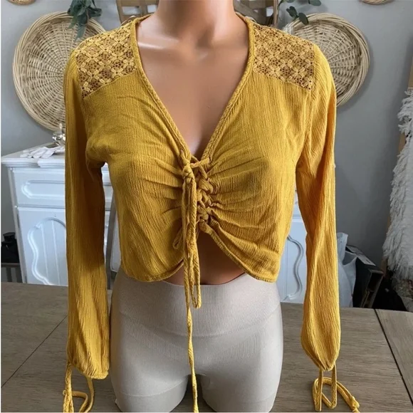 Long sleeve crop blouse, mustard color, Charlotte Russe S small
