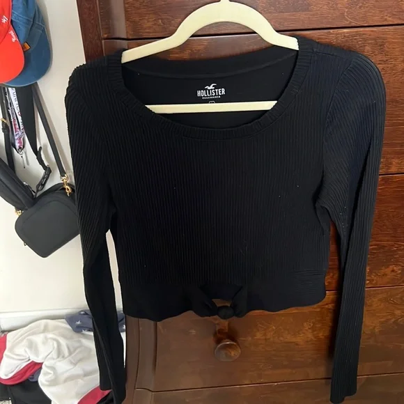 Hollister - black long sleeve shirt with knot in front