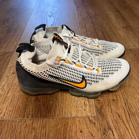 Nike Air VaporMax 2021 Flyknit White Orange DB1550-104 Youth 6.5Y Womens 8