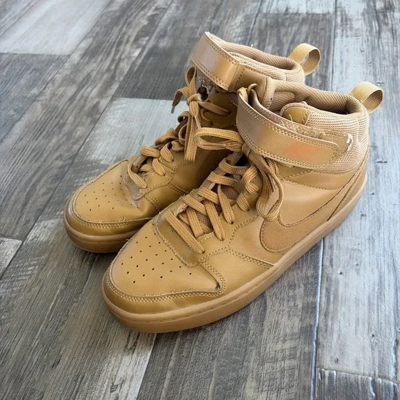 Nike Boys Court Borough Mid Wheat‎ Tennis Shoes Athletic Brown Camel  Size 7 Y