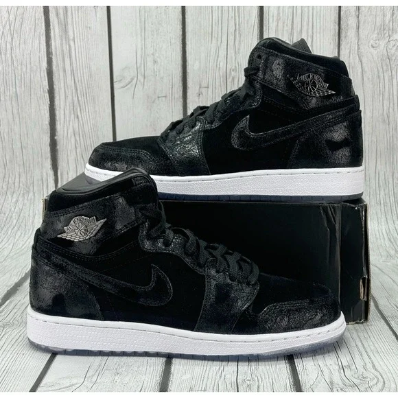 Nike Air Jordan Retro 1 High GG Heiress Size 4Y 832596‑001