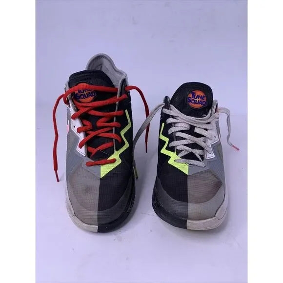 Nike Lebron 18 Low GS Bugs vs Marvin Kids  Size 6Y DJ3760-005‎