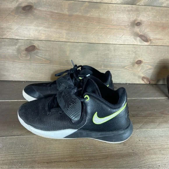 Nike flytrap 3 kids youth size 4.5 shoes black athletic basketball sneakers