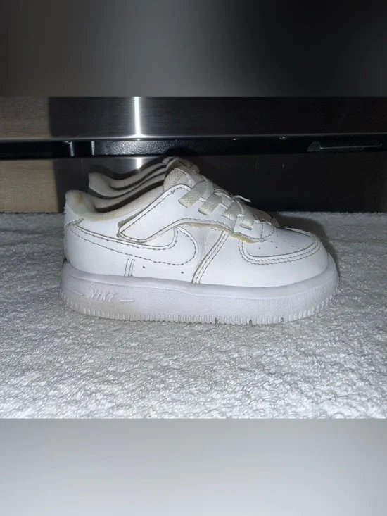 Nike Air Force 1s Kids White Athletic Sneakers with Hook-and-Loop Strap Size 7C