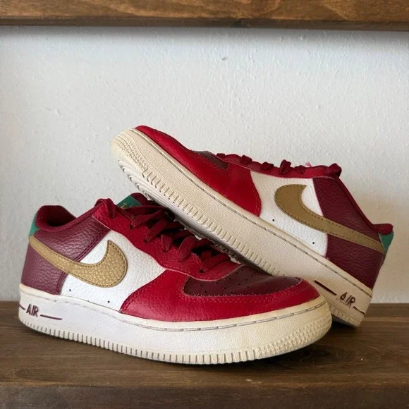 Nike Air Force 1 Low GS Christmas Sneakers Youth 5.5Y Team Red Gold DQ4709-600