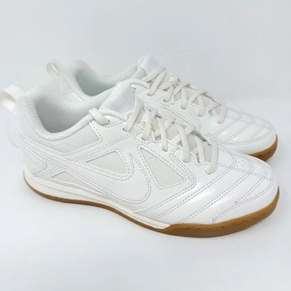 Nike Jr Bravata II IC Kids Size 4Y Indoor Soccer Shoes White Gum 117084-100 NEW
