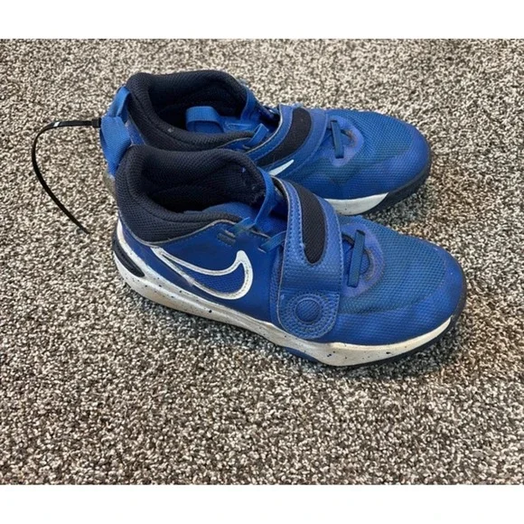 Nike Team Hustle D 11 GS Blue White Black Sneakers DV8994-400 Youth Size 1.5Y