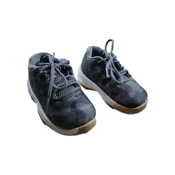 Nike TODDLER Air Jordan B Fly  SIZE 5C WHITE,‎ GRAY CAMO Style #881447-051, EUC
