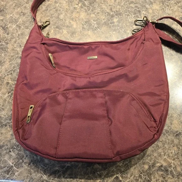 Travelon Anti-Theft Burgundy Round Hobo Bag ‎ Purse