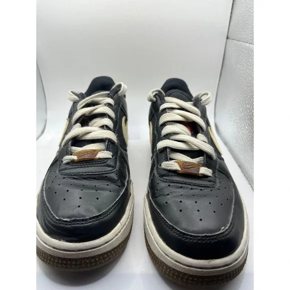 Nike Air Force 1 Low '07 'Pomegranate' Kids 4.5Y‎ DA3093 001 Black Gold Sneakers