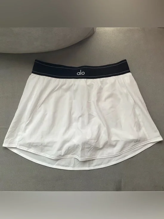 ALO Yoga White Skort with Black Elastic Waistband