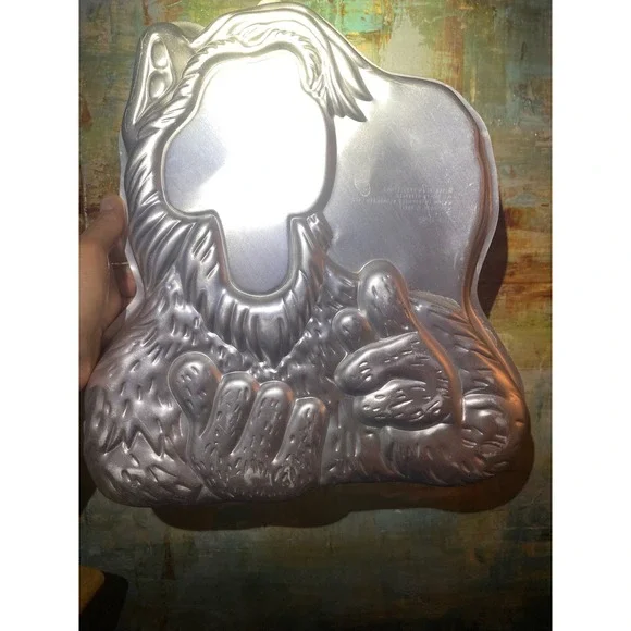 Vintage 1988 Wilton ALF Cake Pan Aluminum 2105-2705 80s Alien Thumbs‎ Up Retro