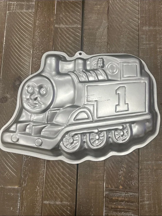 1994- Thomas the Tank Engine Silver Train Cake Pan - Kids Toys