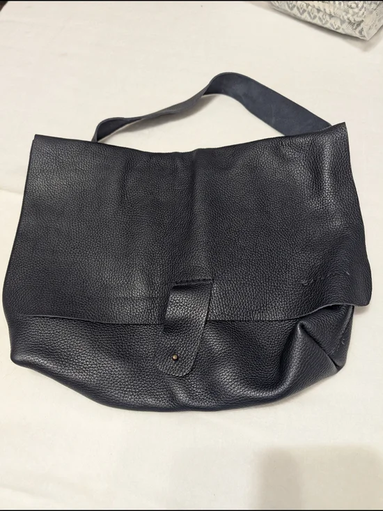 Classic Leather  Tote - Sleek Pebbled Finish Navy