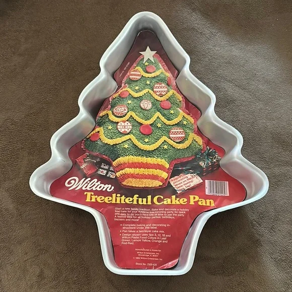Wilton *NEW* *VINTAGE* Treeliteful Cake Baking Pan