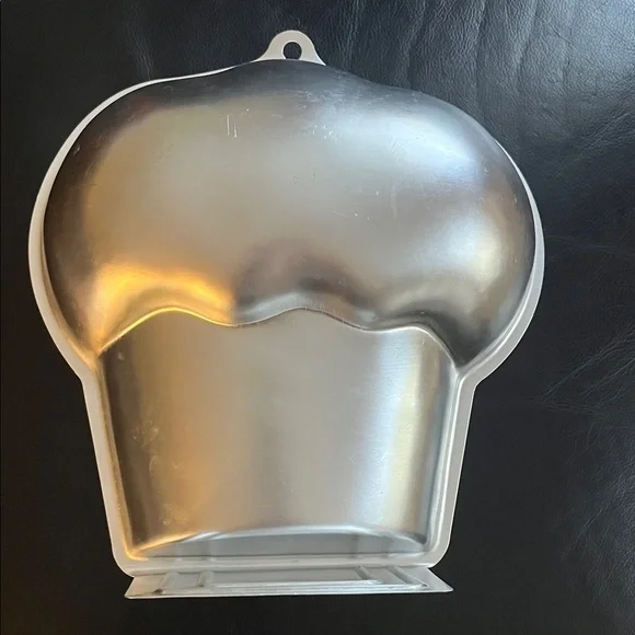 Wilton Cupcake Shaped Baking Pan