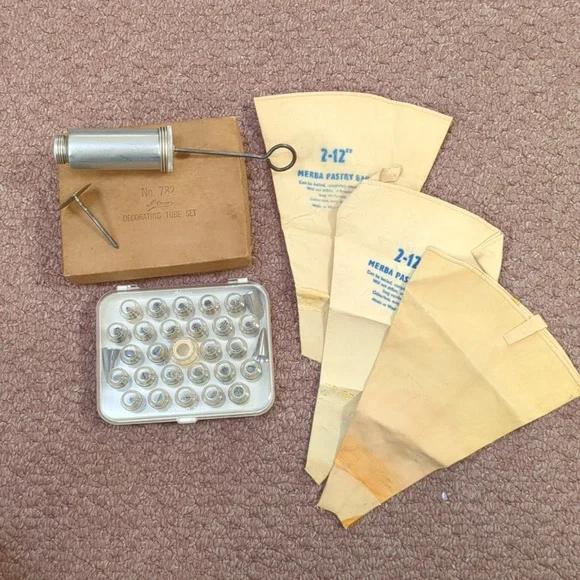 Vintage Ateco #782 Decorating Tube Set