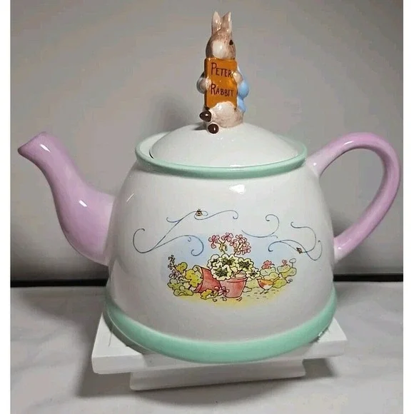 Beatrice Potter's Peter‎ Rabbit Teapot Teleflora Gifts 2002 Excellent Condition
