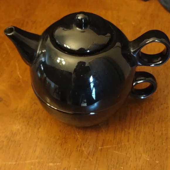 Old Amsterdam Porcelain Works Black Tea for One Stacking Teapot and Cup