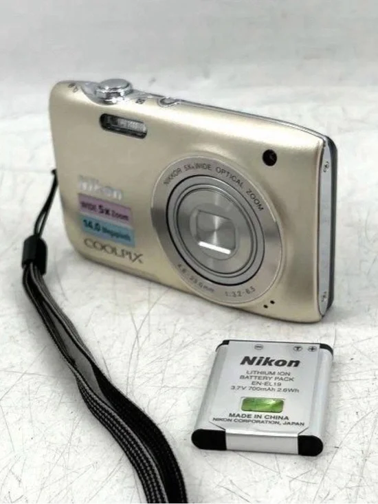 Nikon COOLPIX S3100 - Compact Digital Camera - Champagne