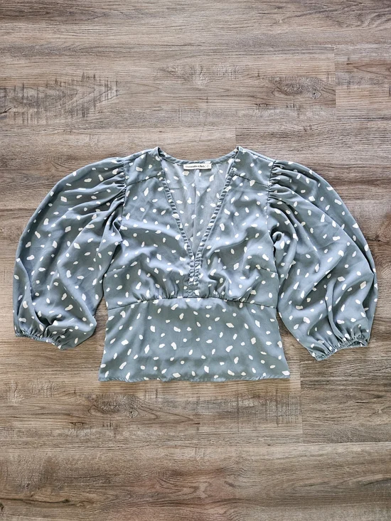 Abercrombie & Fitch V-Neck Green & White Puff Sleeve Peplum Blouse