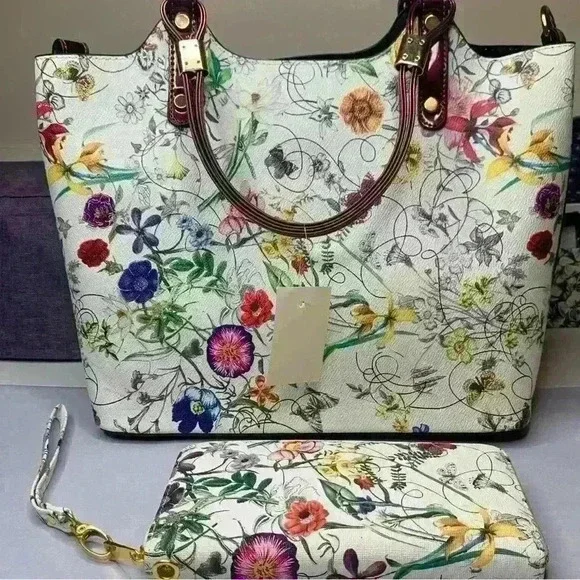 NWT Designer Inspired  Floral Handbag Matching Wallet.