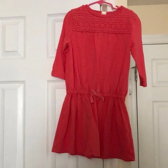 Oshkosh girls size 8 dress‎ with crochet like detailing