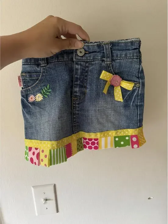 Oshkosh Y2K HTF fabric appliqué Denim Skirt