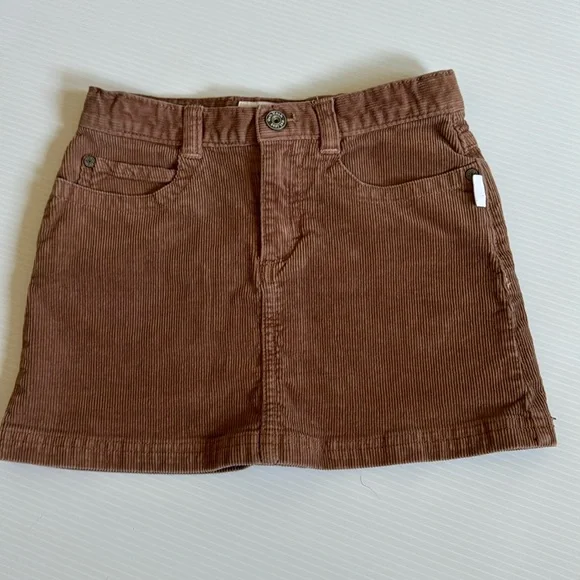 Oshkosh camel brown corduroy mini skirt, pockets - embroidered flowers. Size 7