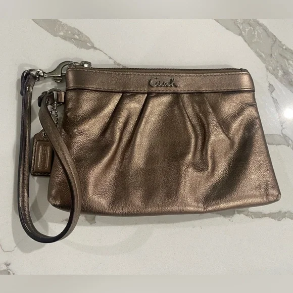 Vintage Y2K Coach Ashley‎ Metallic Bronze Pleated Leather Wristlet