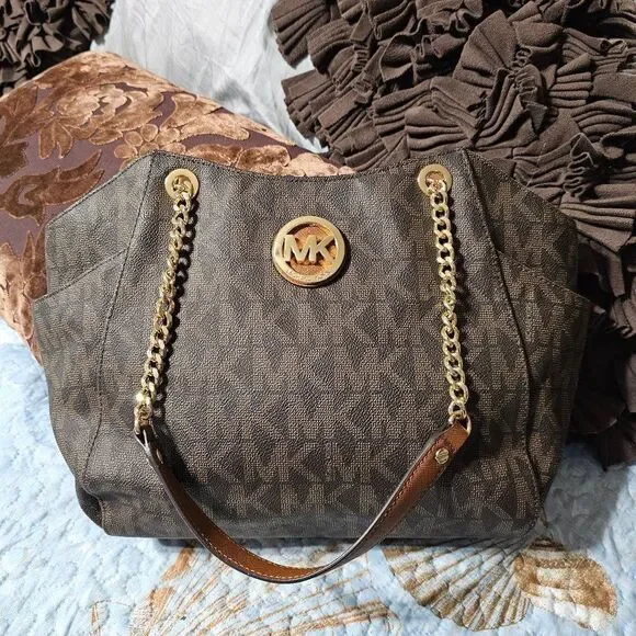 Michael Kors Jet Set Chain Tote Purse