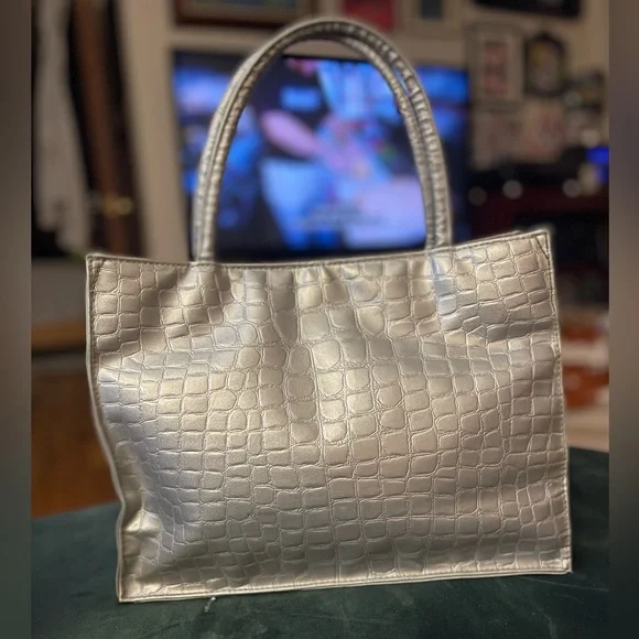 Vintage Marico Dallas Silver Crocodile-Embossed Shoulder Bag