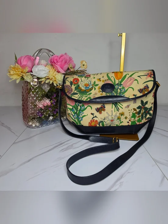 RARE Vintage Gucci Flora Canvas Summer Crossbody Bag | Perfect Summer Bag ✨️🩷🦋