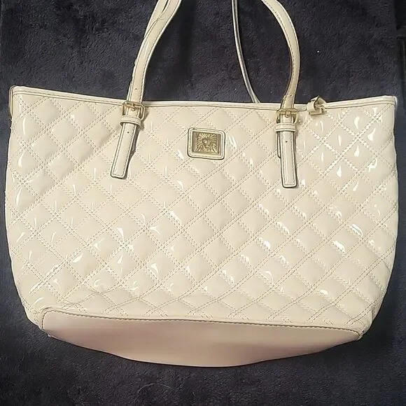 Anne Klein purse. Patent leather.