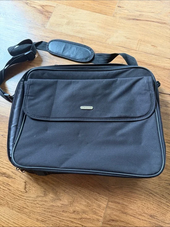 Targus Laptop Case with Shoulder Strap