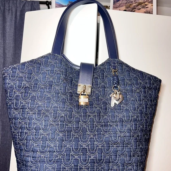 FREE GIFT WITH PURCHASE True Religion Blue Patterned Shoulder Bag