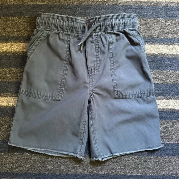 OshKosh B’gosh Boys Gray Casual Shorts‎ Size 5