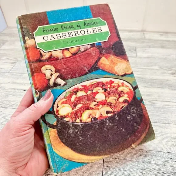 Casseroles Favorite Recipes of America‎ HC Cookbook Vtg 1966 + Clippings