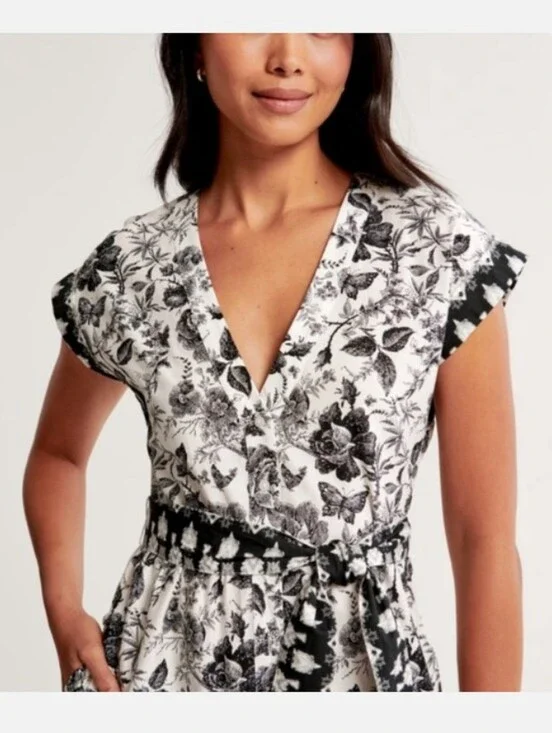 Abercrombie Black And White Floral Dress