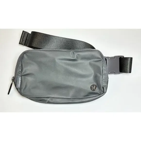 Lululemon Everywhere Belt Bag 1L - Asphalt Grey - One Size