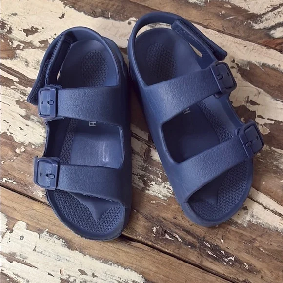 OshKosh B'gosh Blue Sandals with Arch Support and Waterproof Design