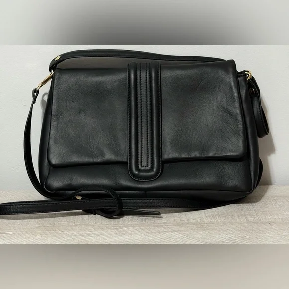 Vintage leather shoulder/crossbody bag by Centaurea. Made in Italy, Like New