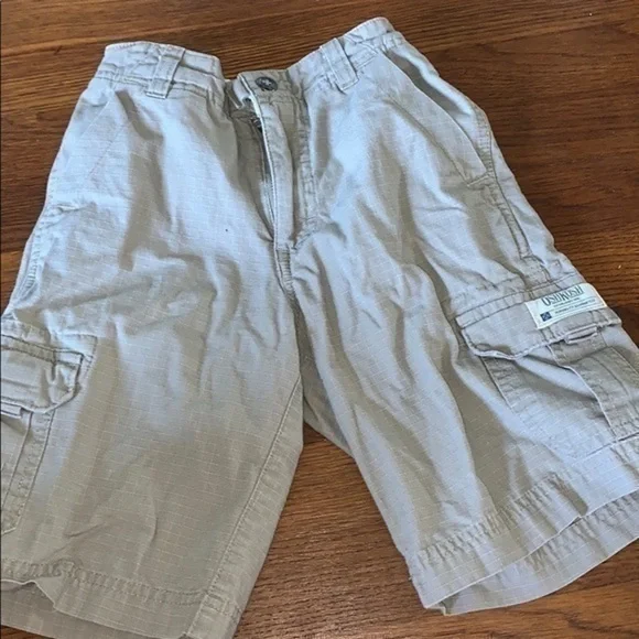 Oshkosh cargo shorts size 5