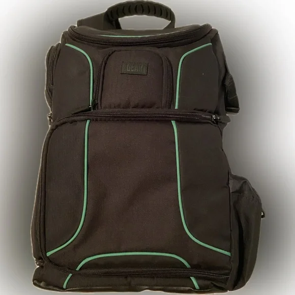 USA GEAR CAMERA BAG W/ RAIN SLEEVE