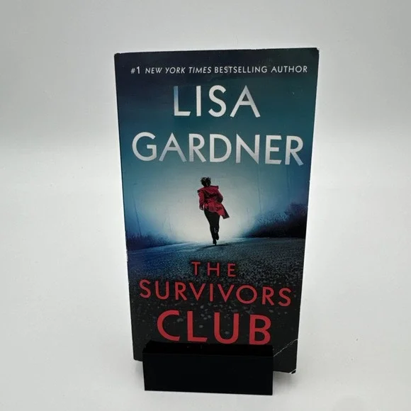 The Survivors Club:‎ A Thriller