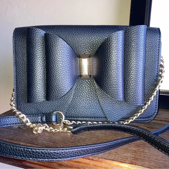 Black Crossi Purse