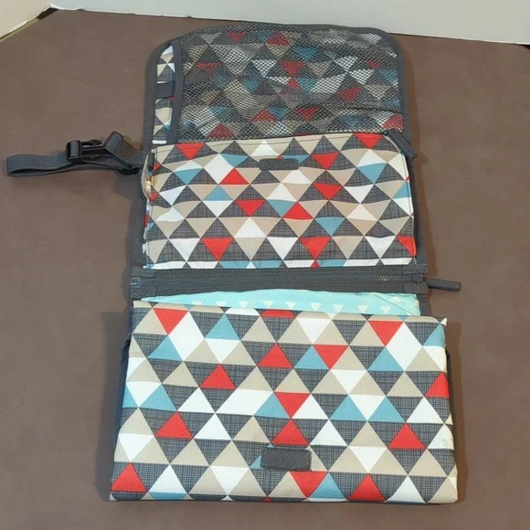 Skip Hop Pronto Baby Changing Station Portable Wristlet Triangle pattern