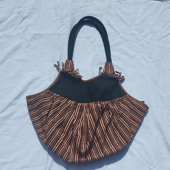 Elegant Black and Brown Pleated Shoulder Bag