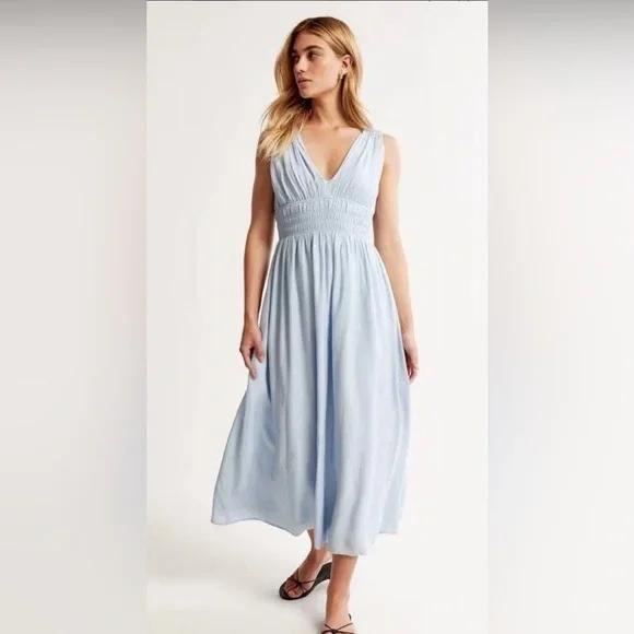 Abercrombie & Fitch Light Blue Maxi Dress. Size XS. New with tags